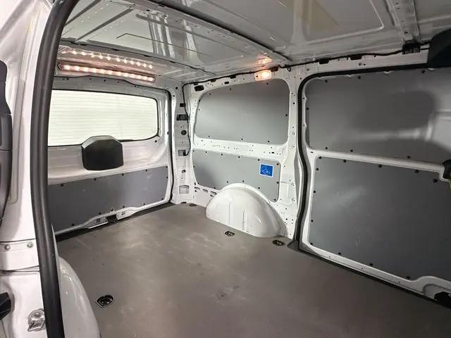 2022 Mercedes-Benz Metris Standard