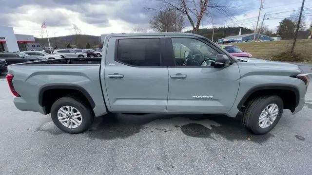 2026 Toyota Tundra SR5 CrewMax 5.5' Bed