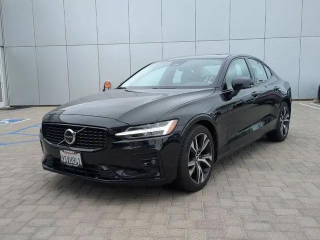 2025 Volvo S60 B5 Plus
