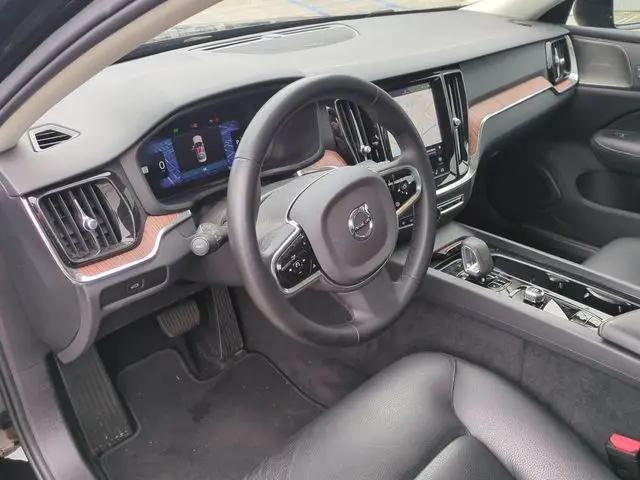 2025 Volvo S60 B5 Plus