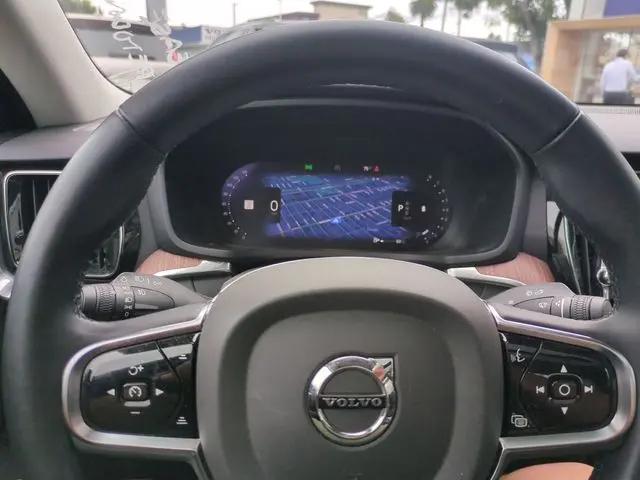 2025 Volvo S60 B5 Plus