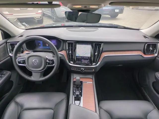 2025 Volvo S60 B5 Plus