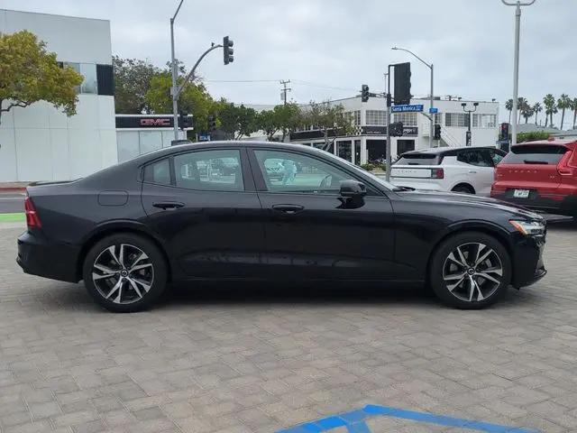 2025 Volvo S60 B5 Plus