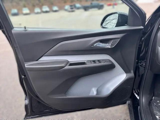 2027 Chevrolet Bolt LT FWD
