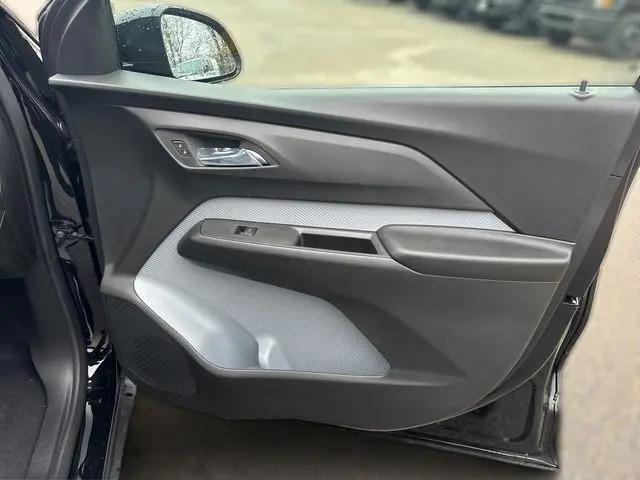 2027 Chevrolet Bolt LT FWD