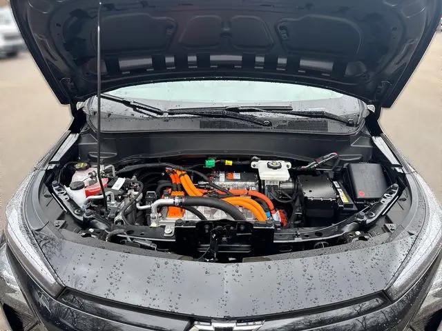 2027 Chevrolet Bolt LT FWD