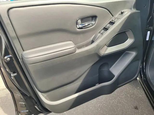 2026 Nissan Frontier Crew Cab SV 4x4