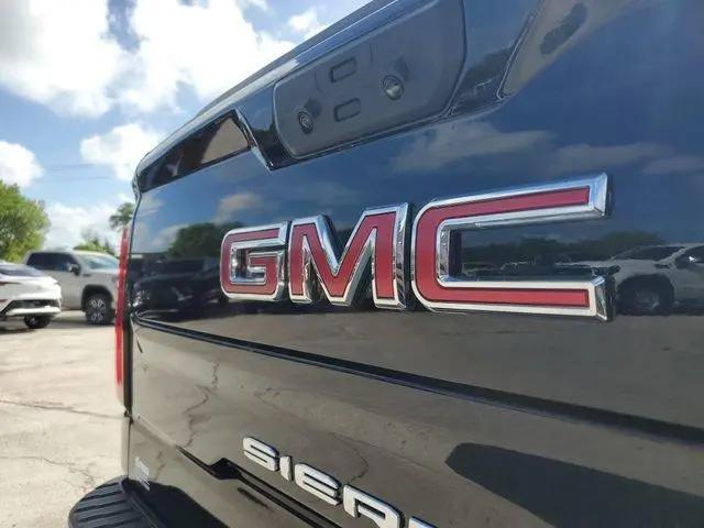 2026 GMC Sierra 1500 Crew Cab, Short Bed, SLT, 4WD