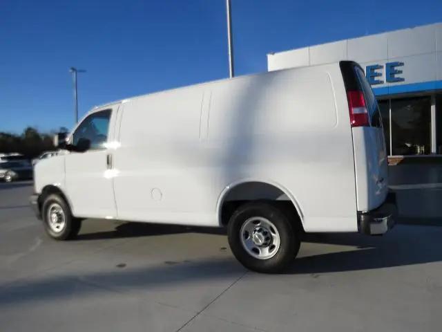 2026 Chevrolet Express Cargo Van 2500 Regular Wheelbase, WT, RWD