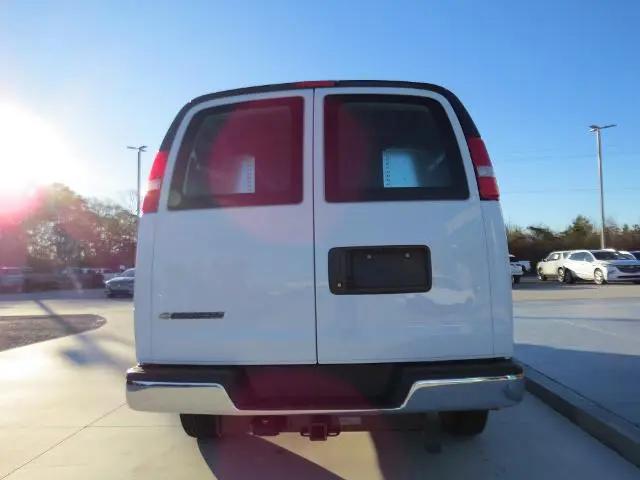 2026 Chevrolet Express Cargo Van 2500 Regular Wheelbase, WT, RWD