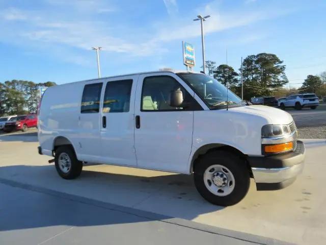 2026 Chevrolet Express Cargo Van 2500 Regular Wheelbase, WT, RWD