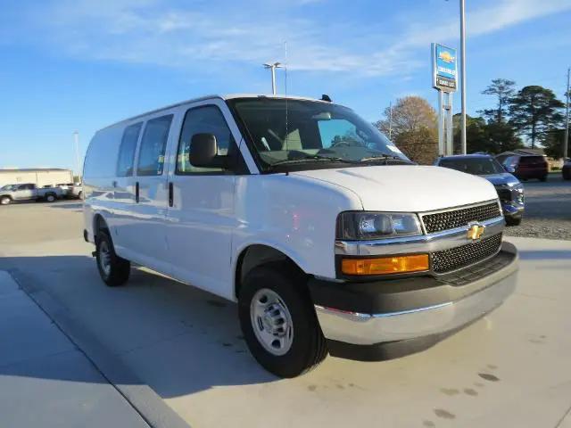 2026 Chevrolet Express Cargo Van 2500 Regular Wheelbase, WT, RWD