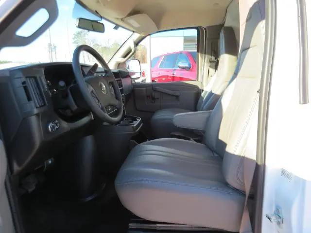 2026 Chevrolet Express Cargo Van 2500 Regular Wheelbase, WT, RWD