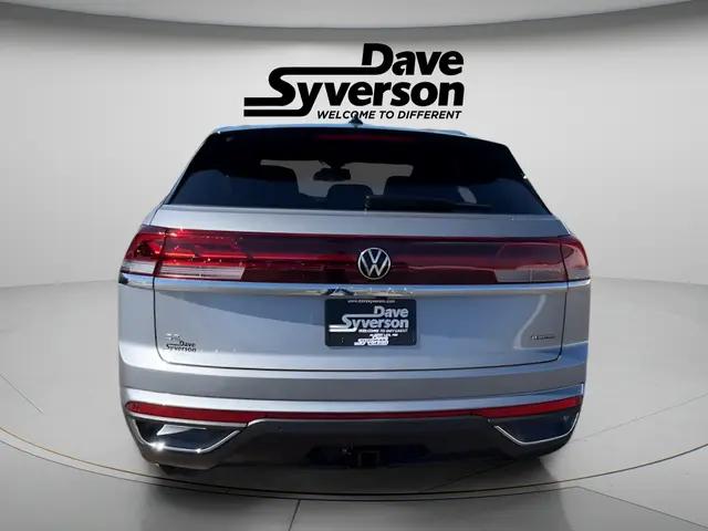 2026 Volkswagen Atlas Cross Sport SE with Technology