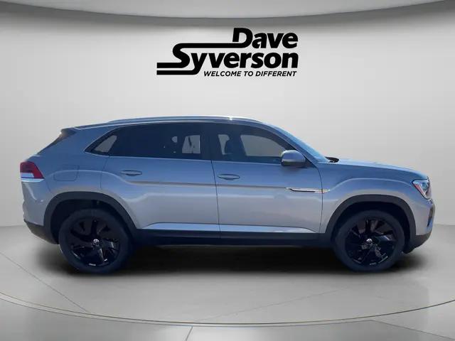 2026 Volkswagen Atlas Cross Sport SE with Technology