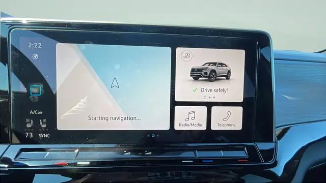 2026 Volkswagen Atlas Cross Sport SE with Technology