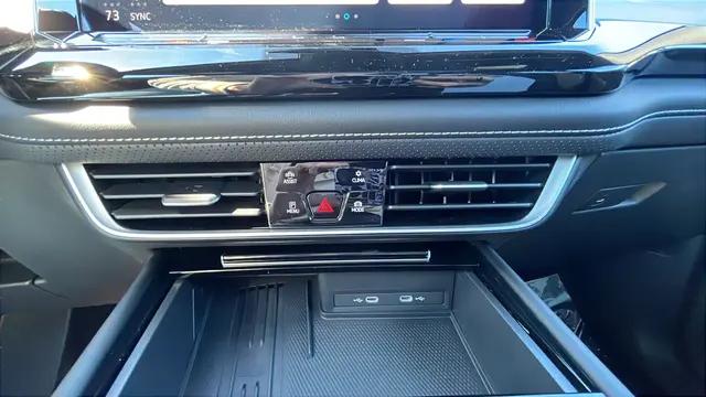 2026 Volkswagen Atlas Cross Sport SE with Technology