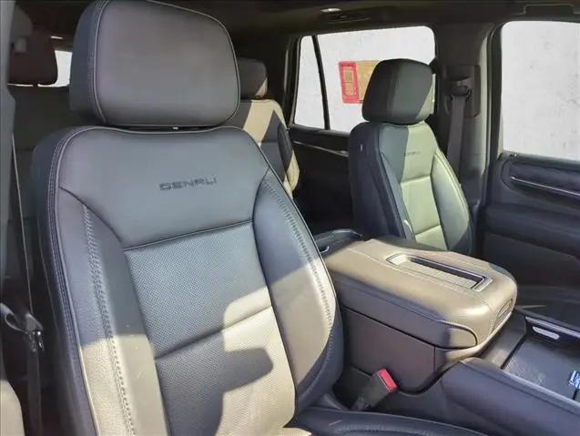 2022 GMC Yukon 4WD Denali