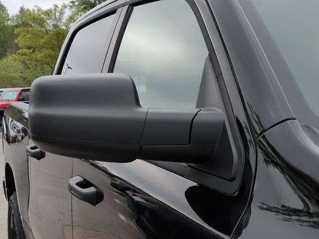 2026 Ram 1500 Express Crew Cab 4x4 57 Box
