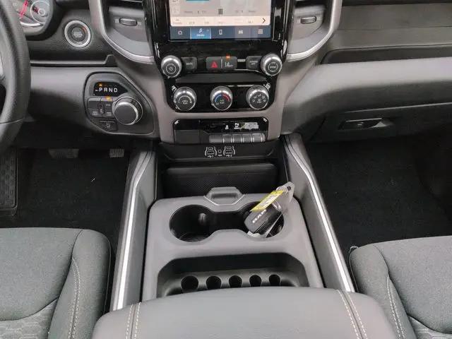 2026 Ram 1500 Express Crew Cab 4x4 57 Box