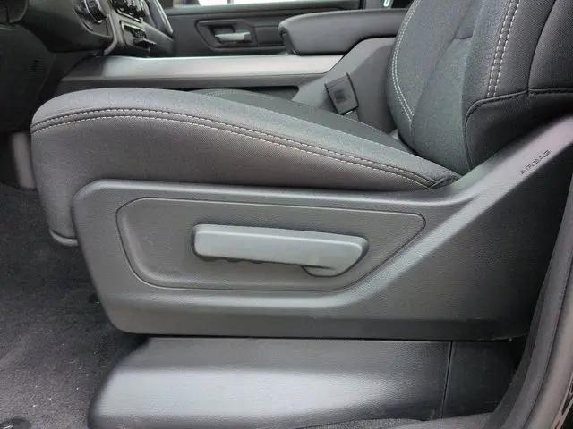 2026 Ram 1500 Express Crew Cab 4x4 57 Box