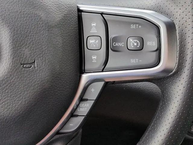 2026 Ram 1500 Express Crew Cab 4x4 57 Box