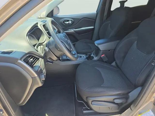 2021 Jeep Cherokee Latitude FWD