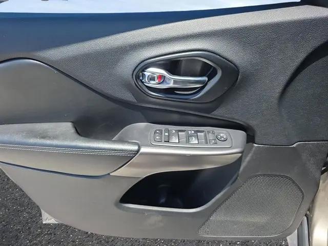 2021 Jeep Cherokee Latitude FWD