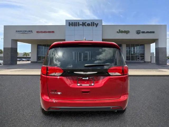 2026 Chrysler Voyager LX