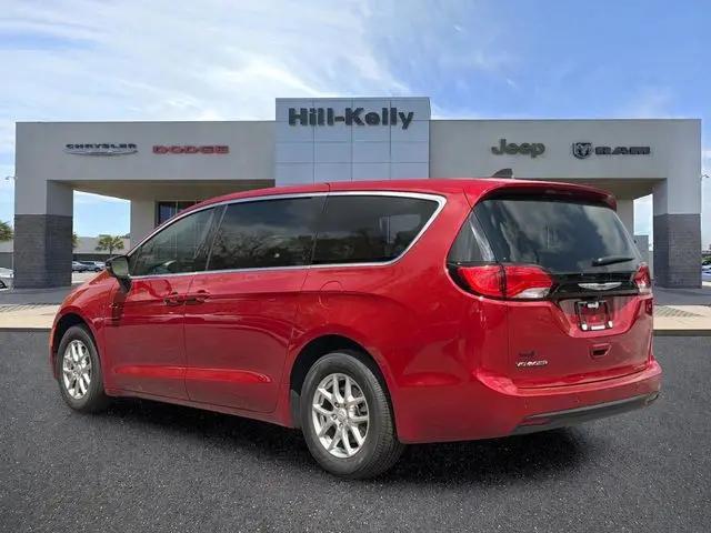 2026 Chrysler Voyager LX