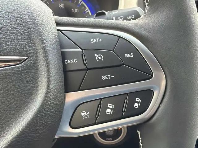 2026 Chrysler Voyager LX