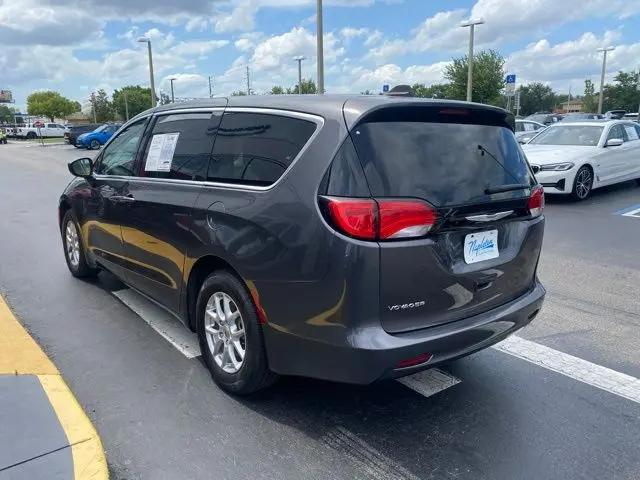 2023 Chrysler Voyager LX
