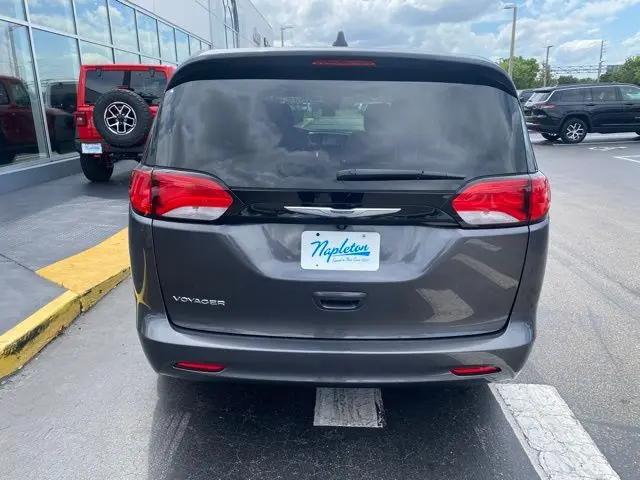 2023 Chrysler Voyager LX