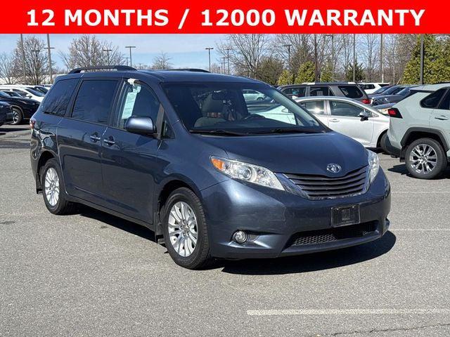 2017 Toyota Sienna XLE Premium 8 Passenger