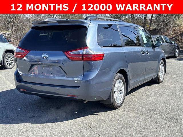2017 Toyota Sienna XLE Premium 8 Passenger