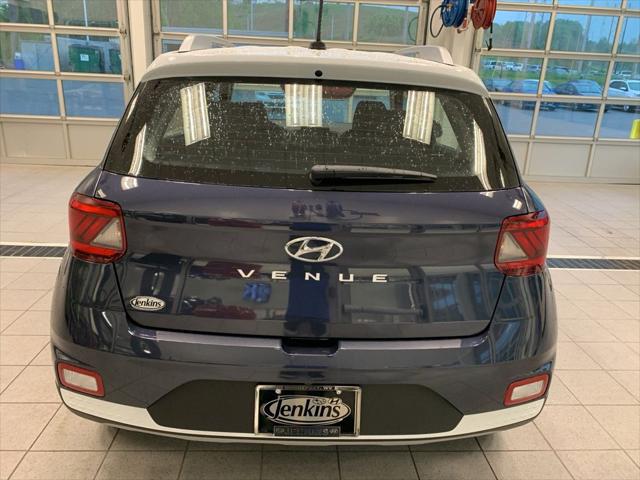 2026 Hyundai Venue SEL w/Two-Tone Roof