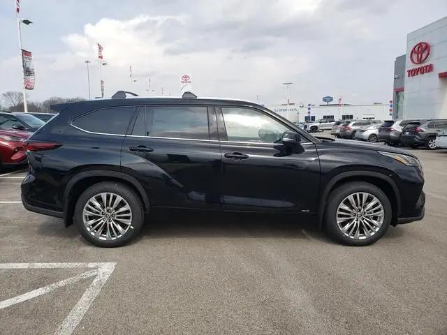 2026 Toyota Highlander Hybrid Platinum