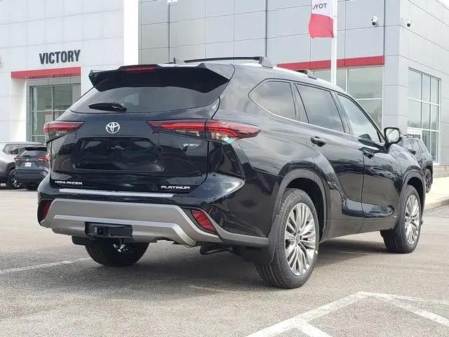 2026 Toyota Highlander Hybrid Platinum