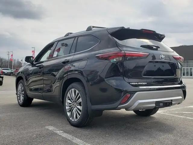 2026 Toyota Highlander Hybrid Platinum