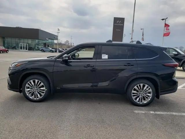 2026 Toyota Highlander Hybrid Platinum