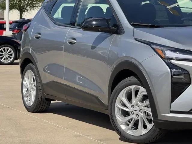 2027 Chevrolet Bolt LT FWD