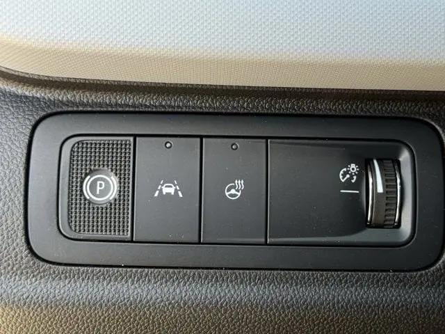 2027 Chevrolet Bolt LT FWD