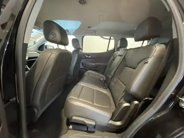 2023 GMC Acadia AWD SLT