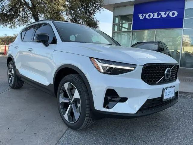 2026 Volvo XC40 Plus, B5 AWD Gas mild hybrid, Dark for sale in San Antonio, TX