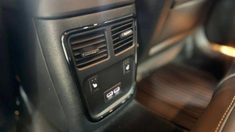 2023 Chrysler 300 300C