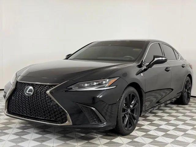 2023 Lexus ES 300h F SPORT Handling