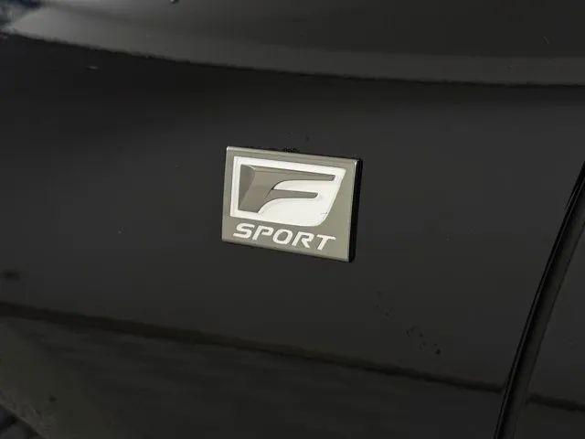 2023 Lexus ES 300h F SPORT Handling
