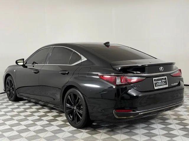 2023 Lexus ES 300h F SPORT Handling