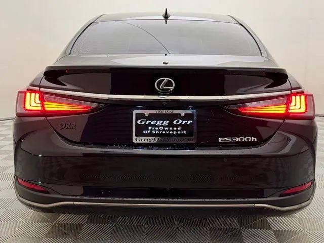 2023 Lexus ES 300h F SPORT Handling