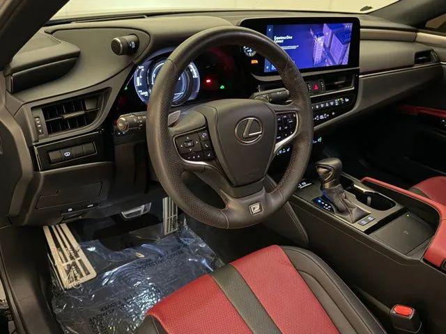 2023 Lexus ES 300h F SPORT Handling